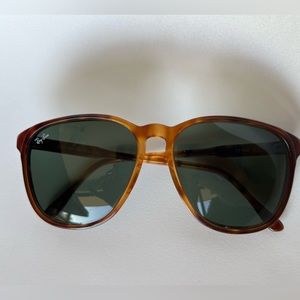Vintage Ray-Ban tortoise shell sunglasses